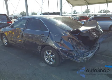 2007 Toyota Camry Le z USA, uszkodzony, nr VIN JTNBE46KX73040648